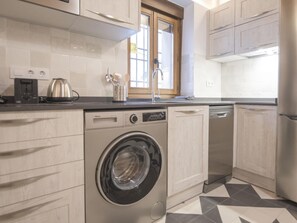 Fridge, microwave, dishwasher, coffee/tea maker