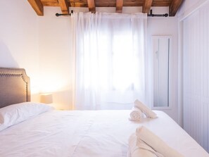 1 bedroom, iron/ironing board, internet, bed sheets