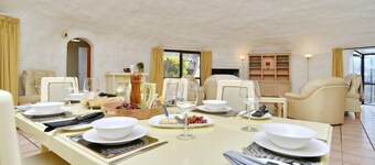 Koepel House-Unique dome shaped holiday home