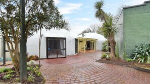 Exterior - Koepel House-Unique dome shaped holiday home (Christchurch)