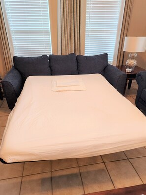 2 bedrooms, iron/ironing board, free WiFi, bed sheets - Cushy Crab, Pool and 3 Minute Walk to Beach!! (South Padre Island)