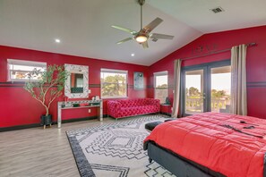 3 bedrooms, iron/ironing board, travel cot, free Internet - 3-Acre Retreat, 3 Mi to Dtwn Jensen! Upscale Home (Jensen Beach)