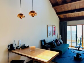 Suite – premier | Sengetøy av topp kvalitet, dundyner, safe på rommet og blendingsgardiner