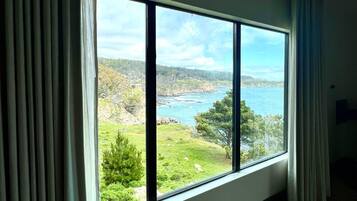 Suite (Cove) | Luxe beddengoed, donzen dekbedden, een kluis op de kamer