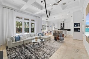 TV connectée, baby-foot, table de tennis de table