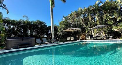 Pineapple House - near beaches - private SOUTH facing POOL & HOT TUB - walkable