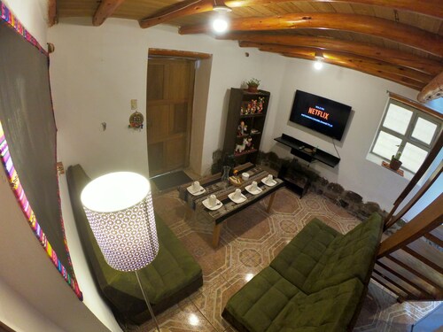 Sumaq Wasi, cabin-type house