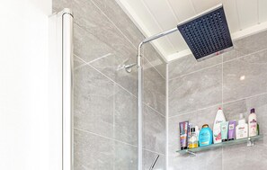 Shower - 5 bedroom nice home in Borhaug (Borhaug)