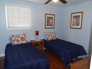 3 bedrooms, iron/ironing board, WiFi, bed sheets