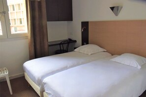 1 chambre, lit parapluie, Wi-Fi gratuit, draps fournis