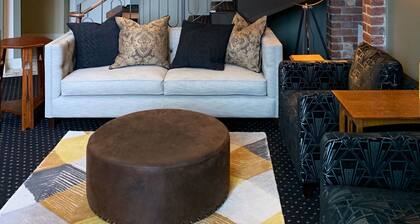 Henry Matthews Apartment