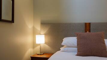 2 bedrooms, iron/ironing board, travel cot, WiFi