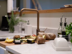 Dining - Henry Matthews Apartment (Dunedin)