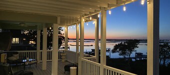 Golf cart, kayak, paddle board & launch onsite. Pet friendly with fence.