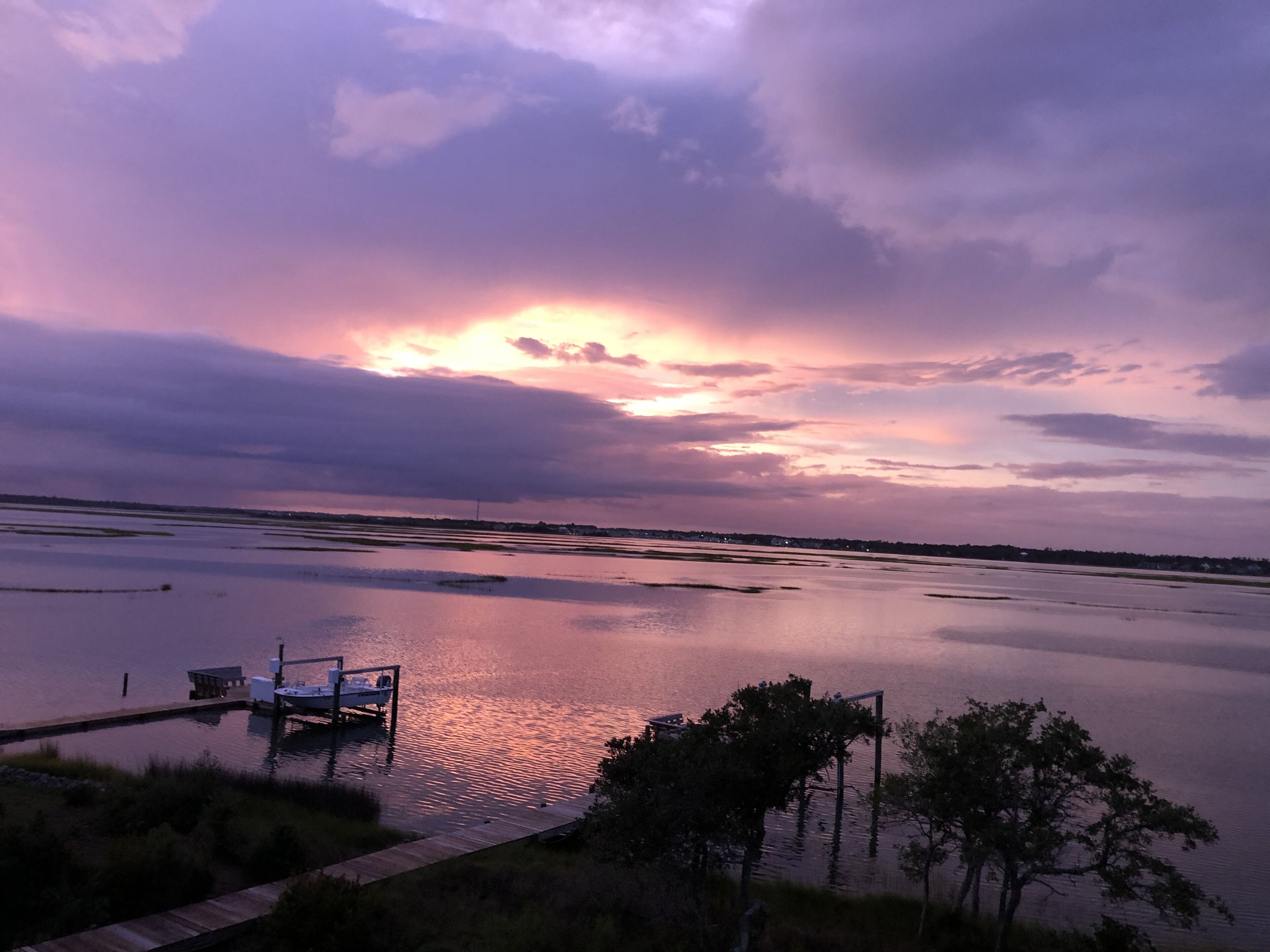 Chaises longues, serviettes de plage