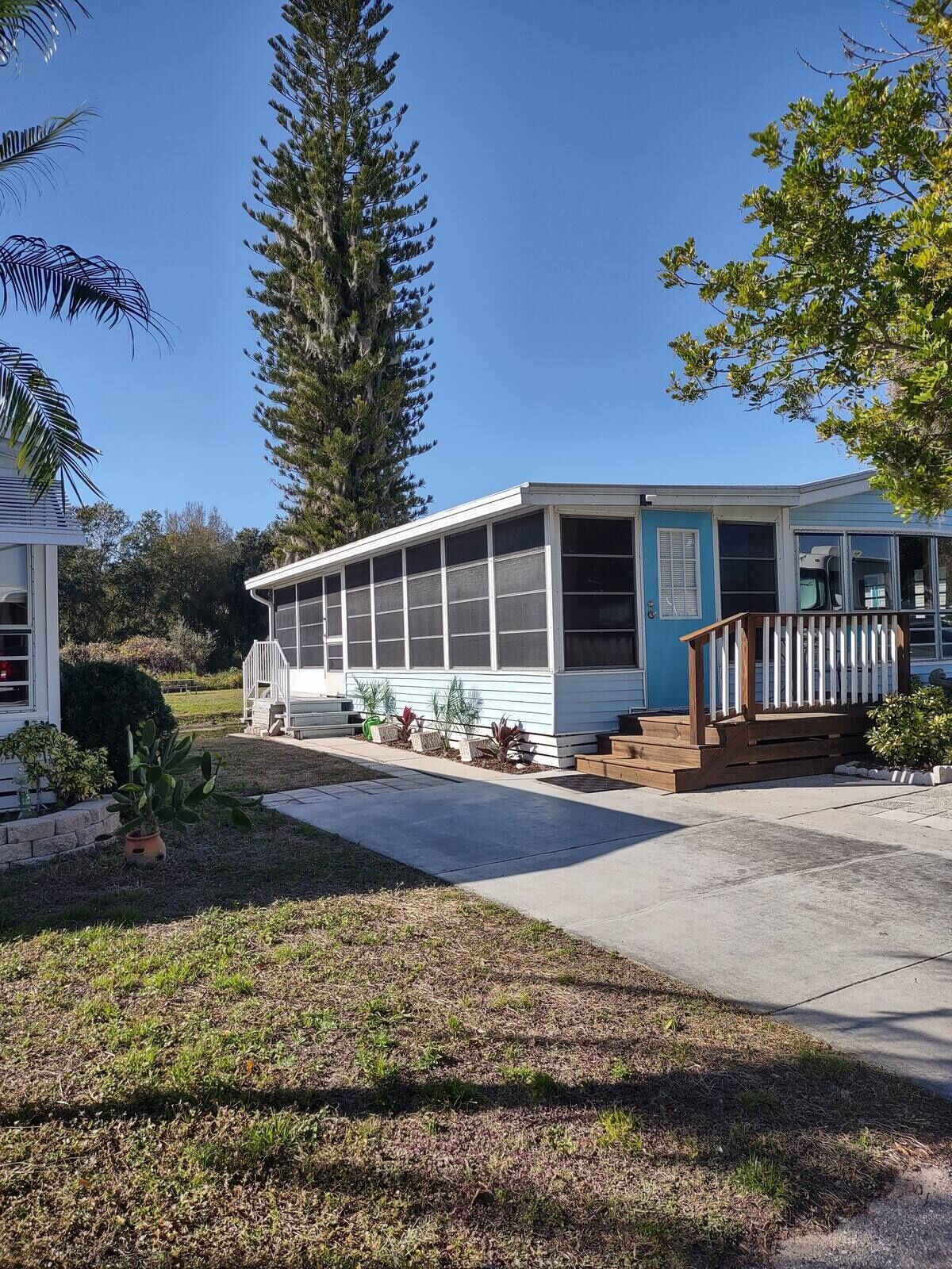 On Golden Pond-Spacious 2 bedroom Close to Beaches