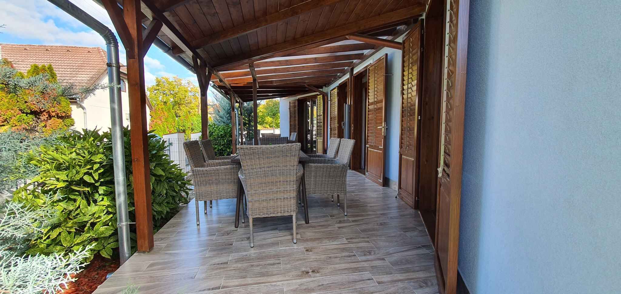 تناول الطعام بالخارج