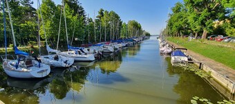 Holiday home with air conditioning and Internet