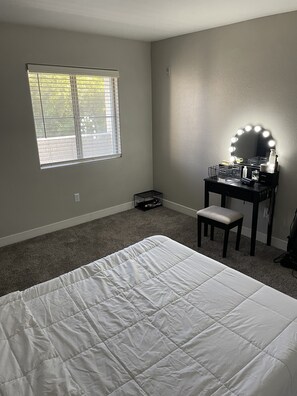 2 bedrooms, desk, free WiFi, bed sheets