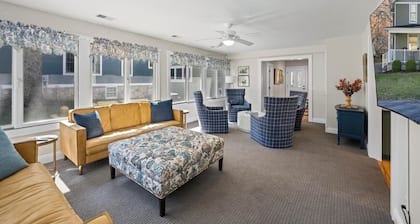 Historic updated cottage walking distance from the pool!