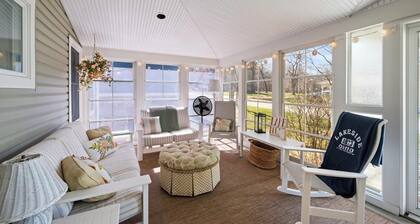 Historic updated cottage walking distance from the pool!