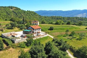 Exterior - Holiday flat with panoramic view and barbecue on the terrace (Gradinje)