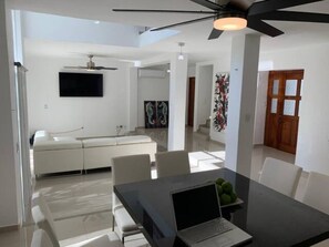 Panoramic Villa | Living area