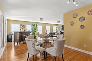 Dining - Private home just 9 minutes away from Keeneland Race Track (Lexington)