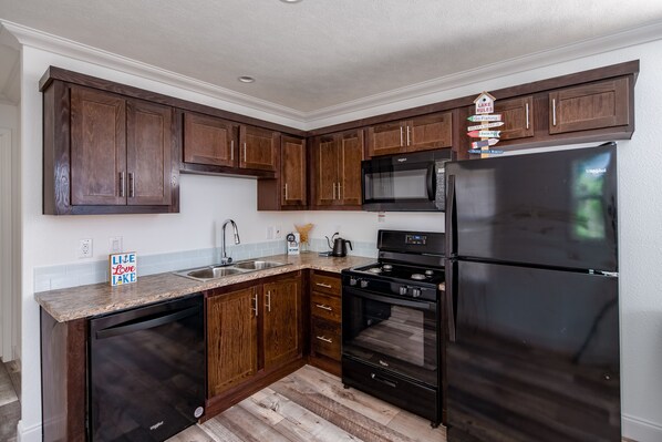 Private kitchen - The River Rue RV Park (Wilbur)