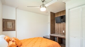 Deluxe Cabin | Individually decorated, individually furnished, bed sheets - The River Rue RV Park (Wilbur)