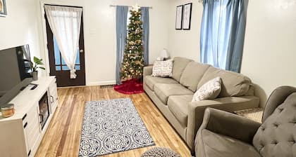 Warm & Charming U.P. Home near Downtown & LSSU