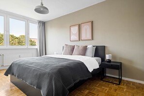 1 bedroom, iron/ironing board, WiFi, bed sheets - Trendy Mitte 1BR nr Checkpoint Charlie, by Blueground (Berlin)