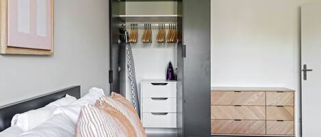 1 quarto, ferros/tábuas de passar roupa, Wi-Fi, roupa de cama