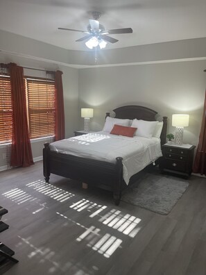 4 Schlafzimmer, Bügeleisen/Bügelbrett, WLAN, Bettwäsche