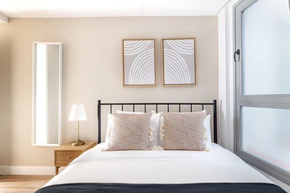 2 bedrooms, iron/ironing board, WiFi, bed sheets