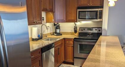 Quaint, quiet condo minutes from Lake Geneva