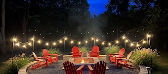 HOT TUB and SAUNA at 'CHIC HIDEAWAY'' Paw Paw Lake Golf club across the street