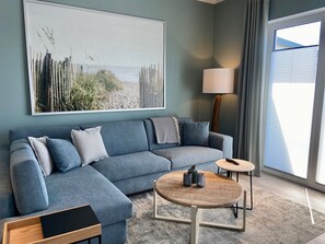 TV, table tennis, stereo