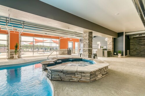 Ultimate Lakeview Stay with Private Hot Tub, Outdoor Fireplace, Free Daily Tickets & Close to SDC