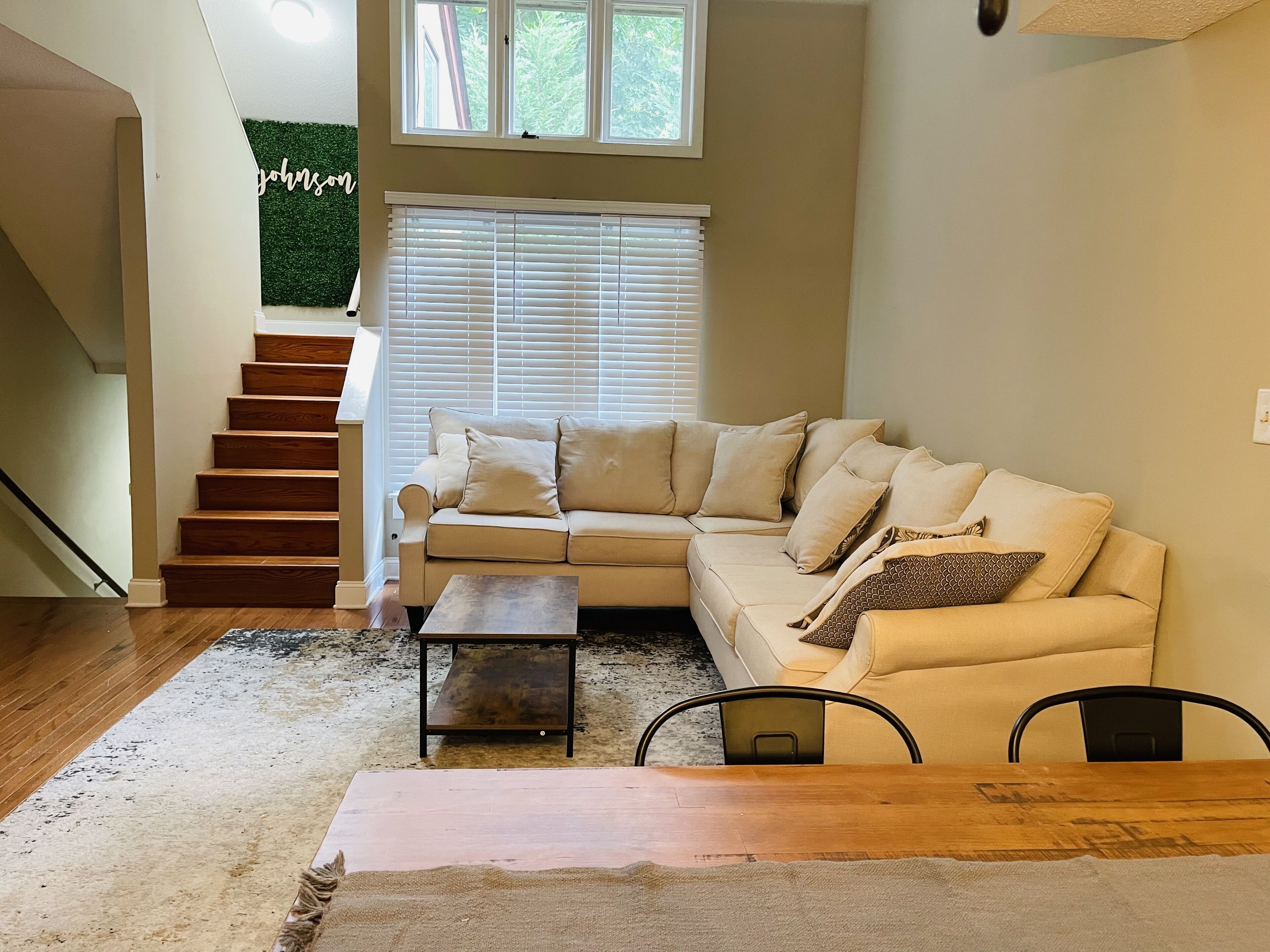 The Northridge Nook - 2 Bedroom + patio