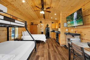 1 bedroom, free WiFi, bed sheets - Mt Lemmon Summerhaven Cabin 12 (Mount Lemmon)