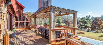 Scenic Hidden Gem: Private Pool, Golf & Fishing on Peaceful 42 Acres