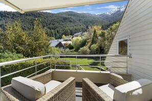 Property grounds - Sunshine Bay Lake Views (Queenstown)