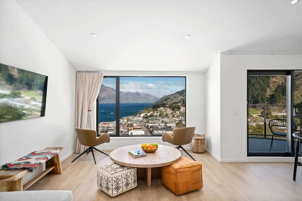 Open plan living space Queenstown views
