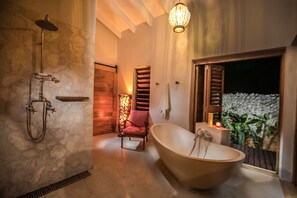 Nakatumble Estate (Exclusive Stay - Sleeps up to 26) | Bathroom - Nakatumble (Mele)