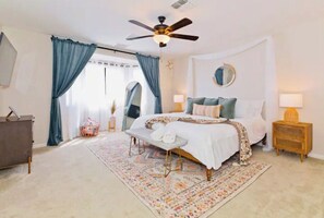 3 chambres, bureau, fer et planche à repasser, lit parapluie