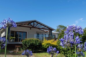 Front of property - Whalers Watch Luxury Home (Norfolk Island)