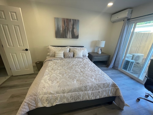 Upland 2 B/B - Close Airport, Fairplex