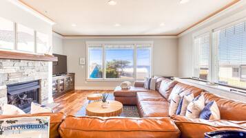 Smart TV, fireplace, video games, table tennis