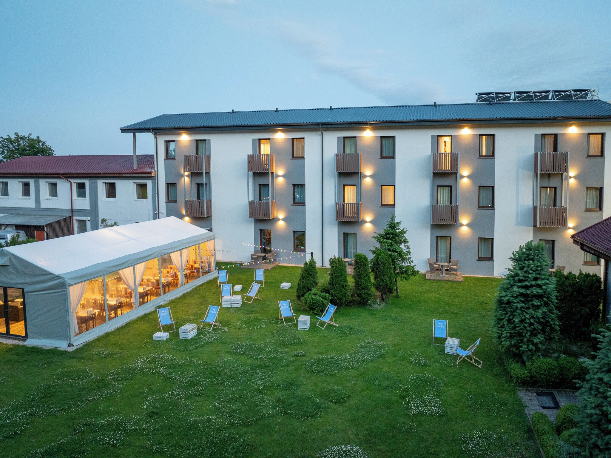 المنشأة من الخارج